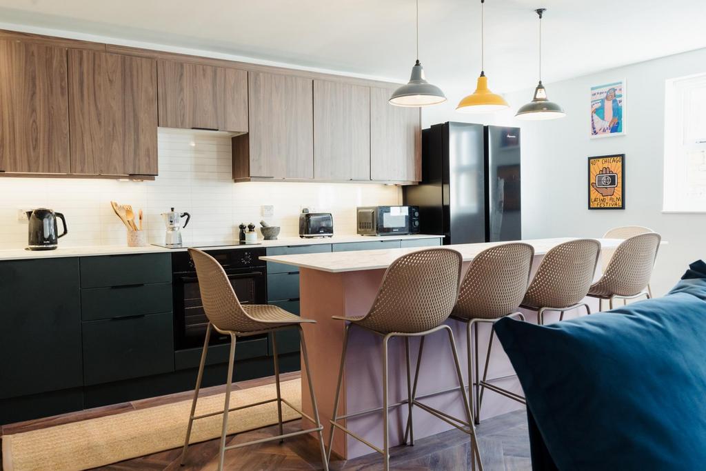 A modern and spacious living room with stylish ...