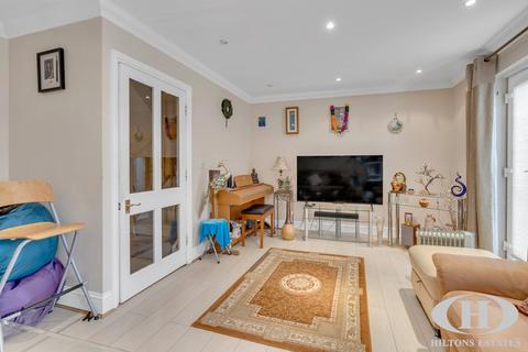 3 bedroom townhouse for sale, London Road, Slough