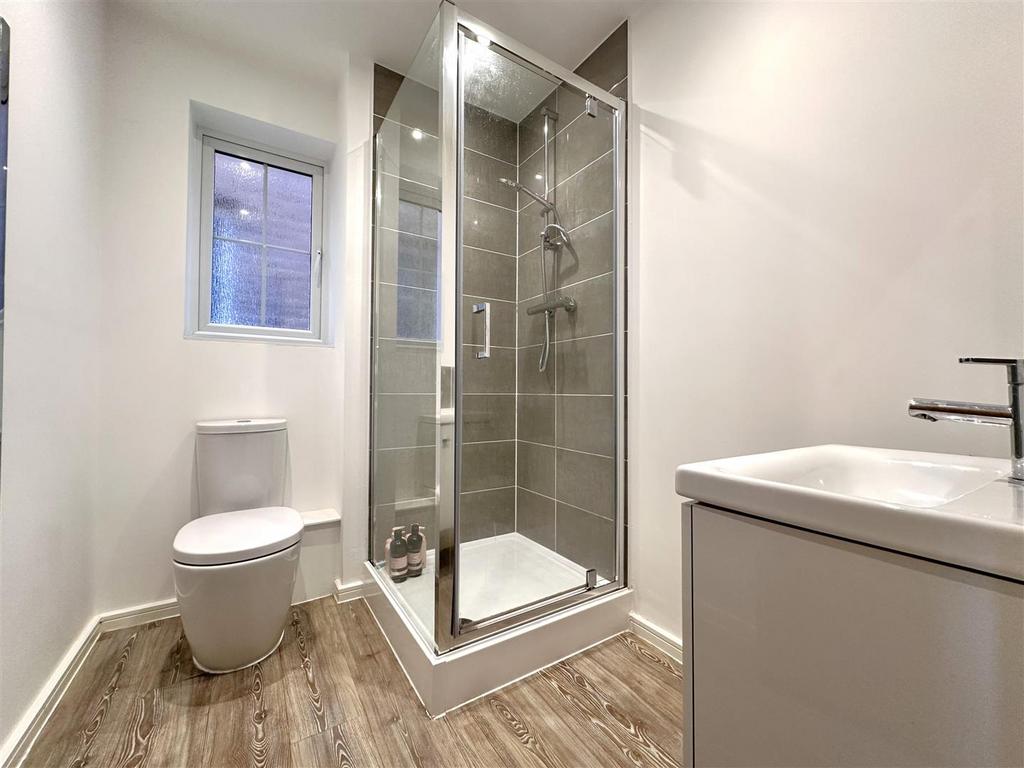 En-Suite Shower Room 828