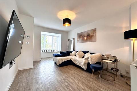 3 bedroom detached house for sale, Violet Grove, Middlebeck, Newark