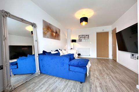3 bedroom detached house for sale, Violet Grove, Middlebeck, Newark