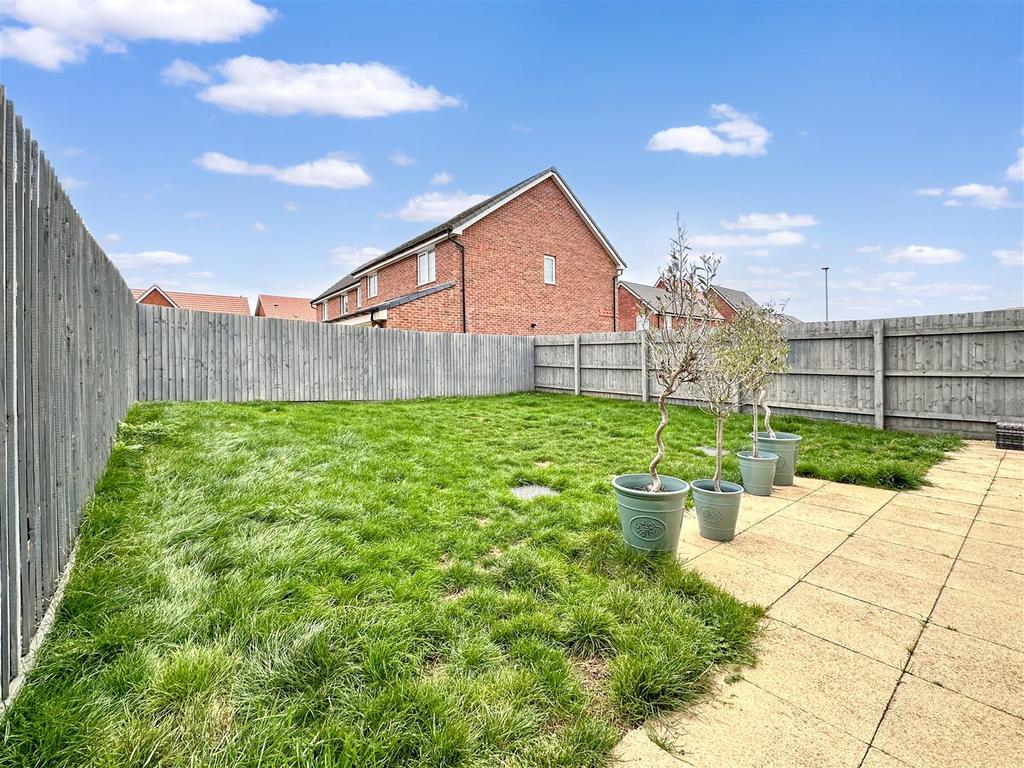 Rear Garden 860