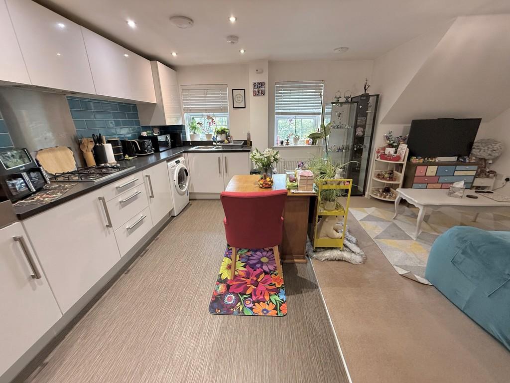 11 Spry Lounge Kitchen