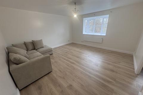 1 bedroom apartment for sale, Sten Close, Enfield EN3