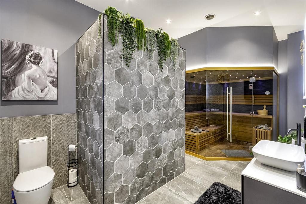 En-Suite and Sauna