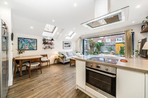 2 bedroom flat for sale, Ambergate Street, London SE17