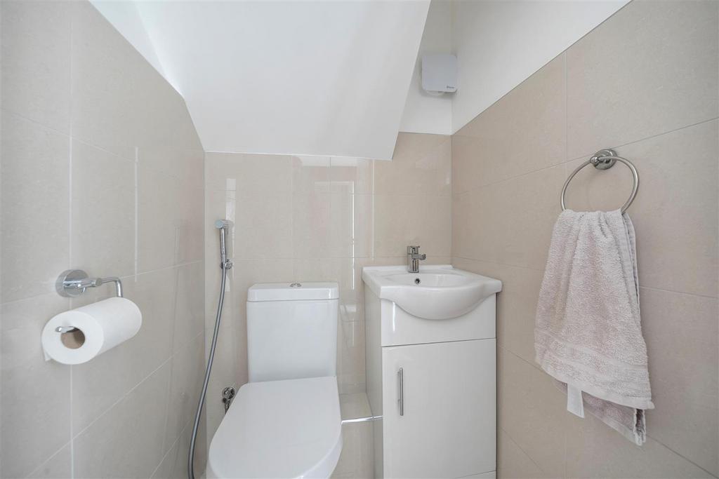 Guest Cloakroom.jpg