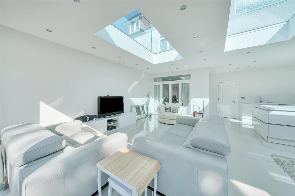 Lounge Area 2.jpg