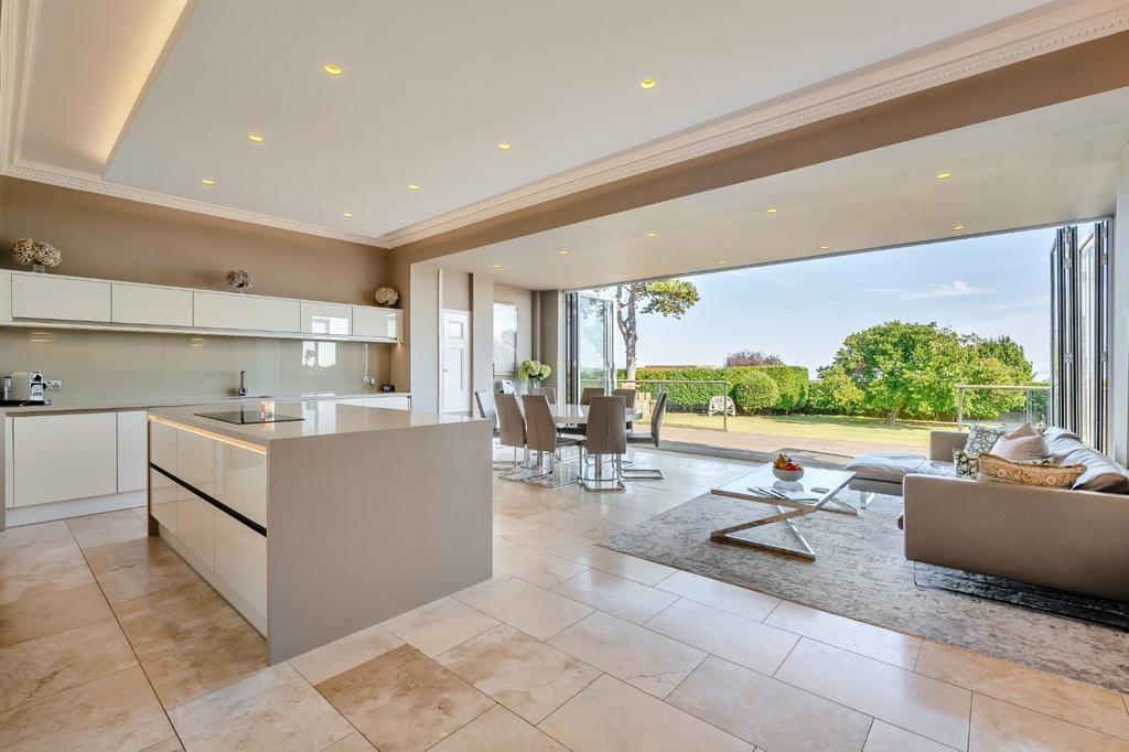 Kitchen/Family Room