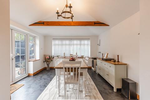 undefined, Charming Cottage in Beetley