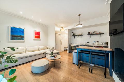1 bedroom flat for sale, Chiswick High Road, Chiswick, London, W4