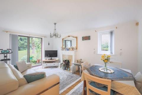 2 bedroom apartment for sale, Bamburgh Court, Cloister Garth, South Gosforth, Newcastle Upon Tyne