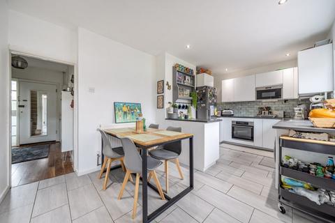 11 Perpins Road, London, SE9 2LF