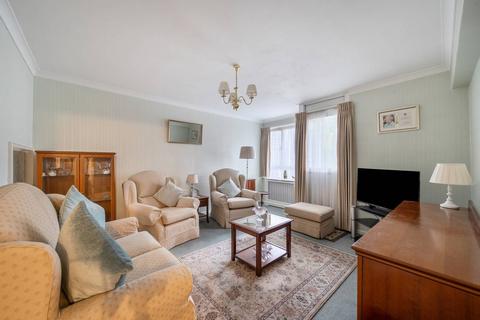 2 bedroom flat for sale, Churchill Gardens, Pimlico, London, SW1V