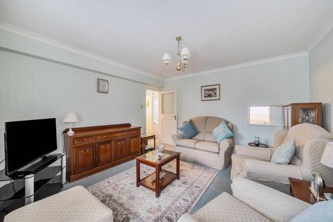 2 bedroom flat for sale, Churchill Gardens, Pimlico, London, SW1V