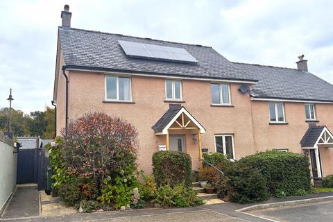 Canal Close, Llangattock