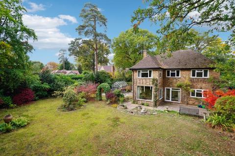 4 bedroom detached house for sale, Templewood Lane, Farnham Common