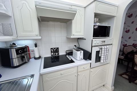 2 bedroom retirement property for sale, Penrhyn Avenue, Rhos on Sea