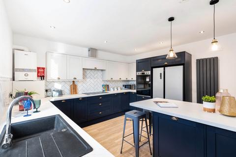 6 bedroom house to rent, Thornville Street, Leeds LS6