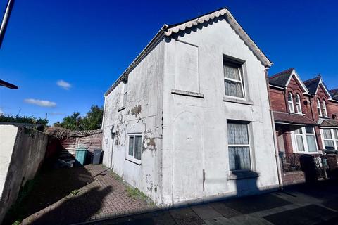3 bedroom detached house for sale, Lugley Street, Newport