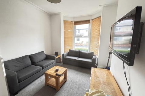 5 bedroom house to rent, Walmsley Road, Leeds LS6
