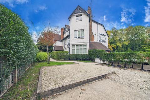 undefined, Merstham