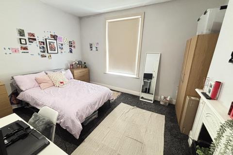 5 bedroom house to rent, Brudenell View, Leeds LS6