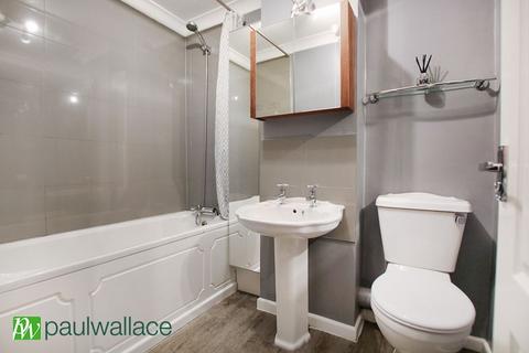 2 bedroom terraced house for sale, Longfield Lane, West Cheshunt