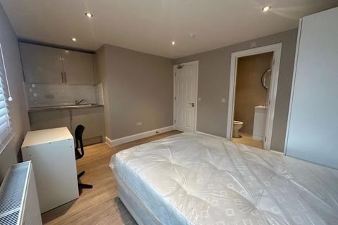 undefined, Greatfields Drive, Uxbridge, UB8
