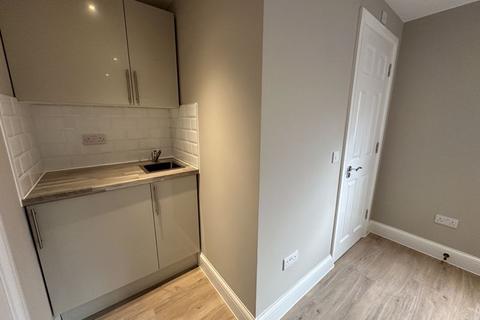 undefined, Greatfields Drive, Uxbridge, UB8