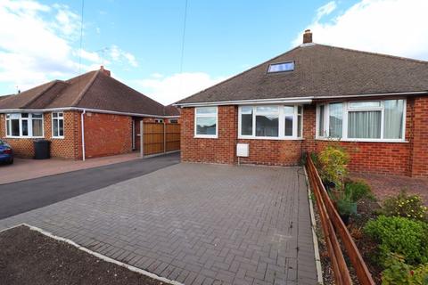 3 bedroom bungalow for sale, Hillview Drive, Hucclecote, Gloucester