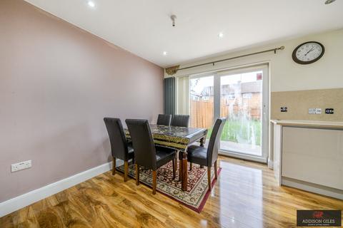 17 Reddington Drive, Slough, SL3 7QT