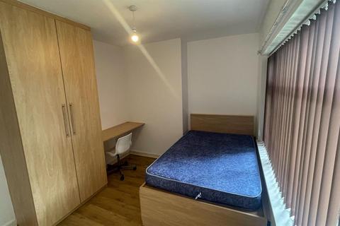 7 bedroom house to rent, Clifton Avenue, Manchester M14