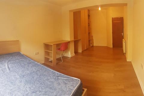 5 bedroom house to rent, Lathom Road, Manchester M20