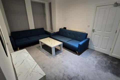 5 bedroom house to rent, Slade Lane, Manchester M19