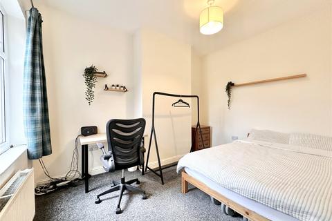 3 bedroom terraced house for sale, Forest Range, Manchester M19