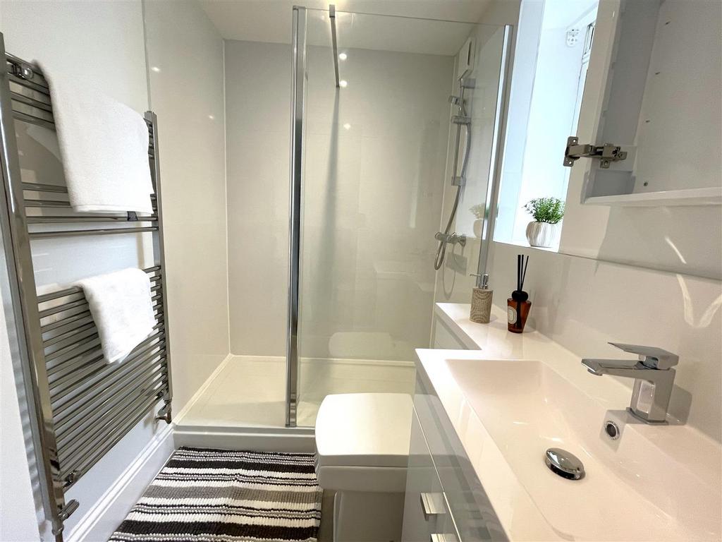 Shower Room.jpg