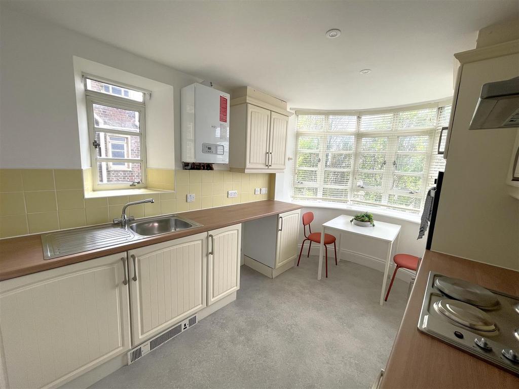 Kitchen 2.jpg