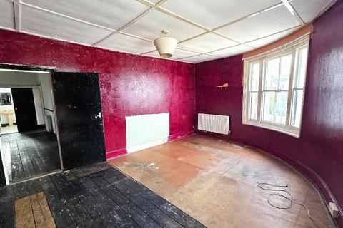 2 bedroom flat for sale, Pier Street, Sandown, Isle of Wight, PO36 8JR