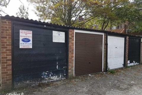 Garage to rent, Field End Road, Pinner HA5