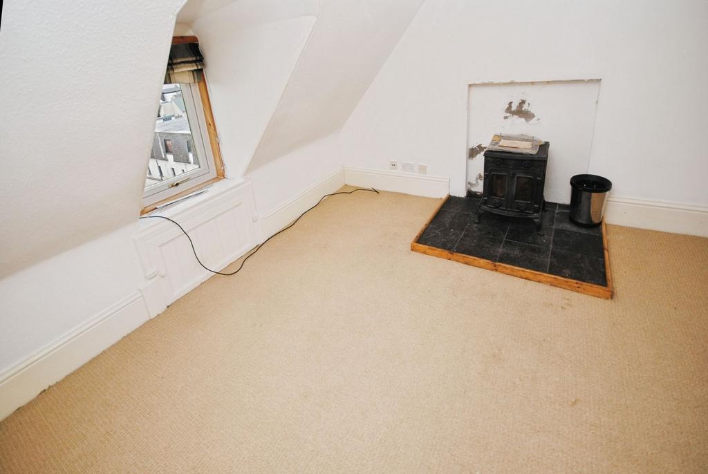 Bedroom 6 / Snug