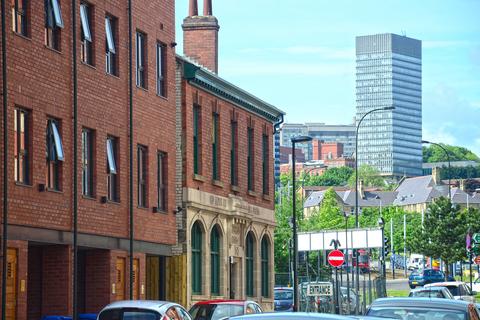 Flat to rent, Dun Fields, Sheffield, S3