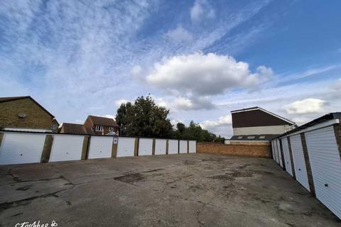 undefined, Mill Road, Aveley RM15