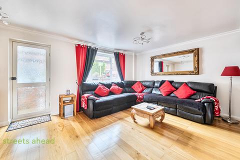 undefined, The Glade, Coulsdon, CR5