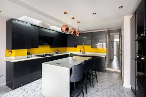 5 bedroom terraced house for sale, Neville Road, London, E7