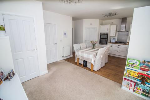 4 bedroom semi-detached house for sale, Whitworth Park Drive, Elba Park, Houghton le Spring