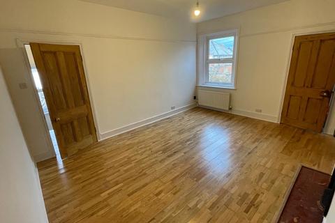 3 bedroom flat to rent, Newcastle upon Tyne NE4