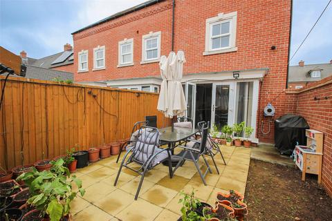 2 Bede Walk, Great Denham, Bedford, MK40 4TW