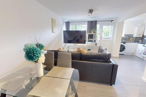2 bedroom flat to rent, Carter Gate, Nottingham NG1