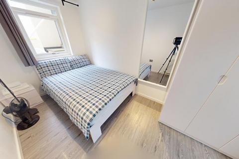 2 bedroom flat to rent, Carter Gate, Nottingham NG1